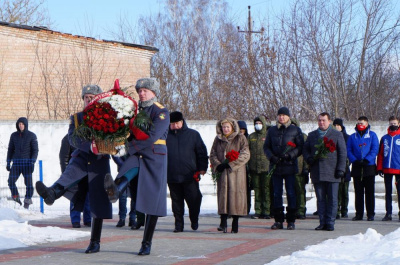 На Братских могилах не ставят крестов....