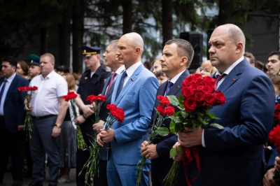 Открыт памятный знак врачам, погибшим в ходе СВО