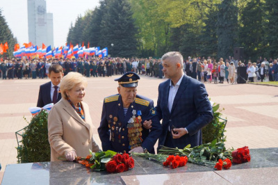 Куряне возложили цветы к Вечному огню на мемориале памяти павших в годы Великой Отечественной войны 1941-1945 гг.