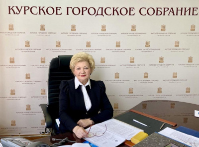 Курские семьи начали получать выплаты на детей в возрасте от 8 до 17 лет