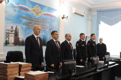 Владимир Токарев поздравил с Днем сотрудника органов внутренних дел курских стражей порядка